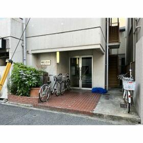 16/16 エントランス