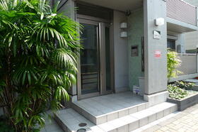 14/14 エントランス