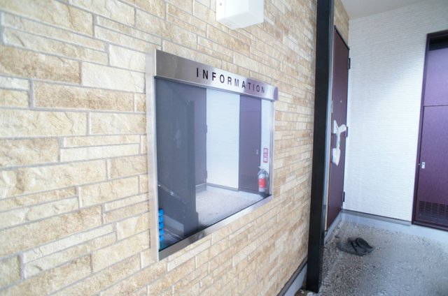 21/27 エントランス