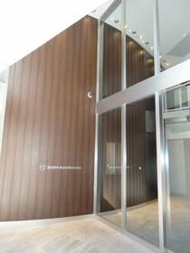 18/18 エントランス