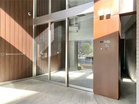 16/16 エントランス