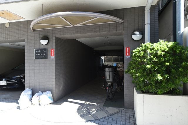 16/20 エントランス