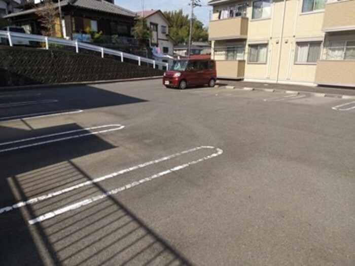 20/20 駐車場