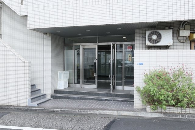 25/30 エントランス