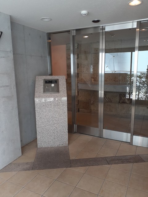 14/23 エントランス