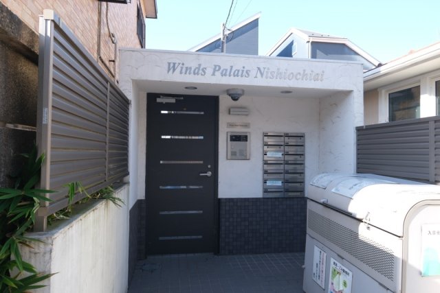 23/30 エントランス