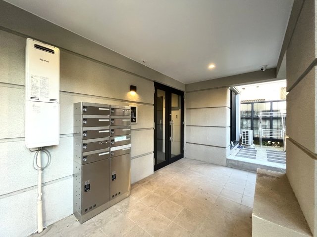 24/26 エントランス