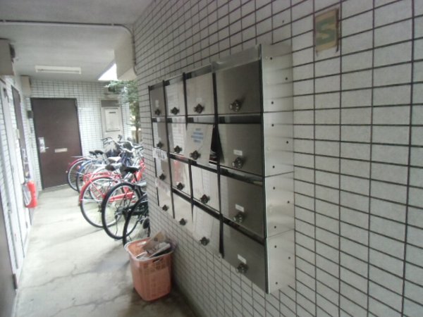 22/30 エントランス