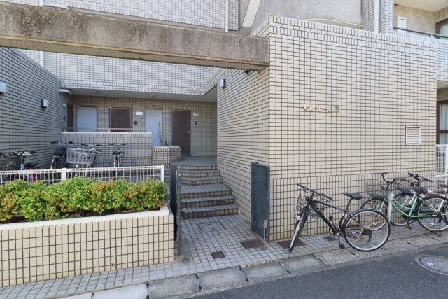 20/22 エントランス