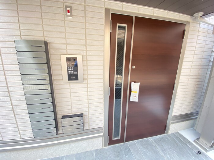 18/20 エントランス