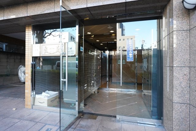 21/30 エントランス