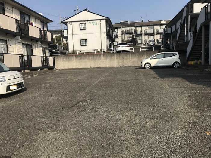 13/15 駐車場