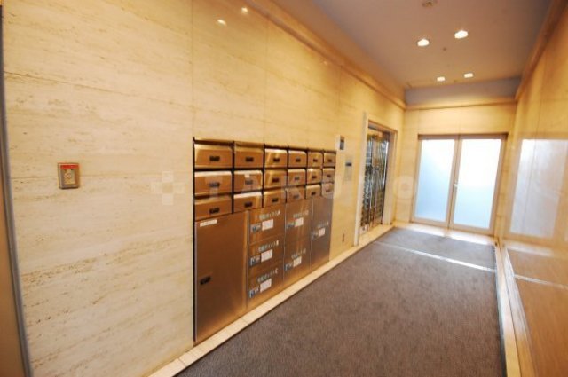 22/30 エントランス