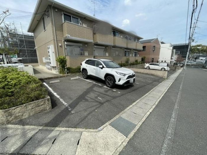 16/16 駐車場