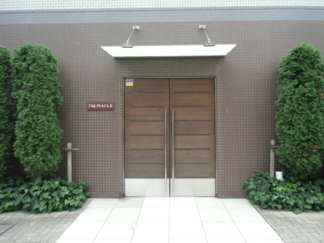 26/29 エントランス