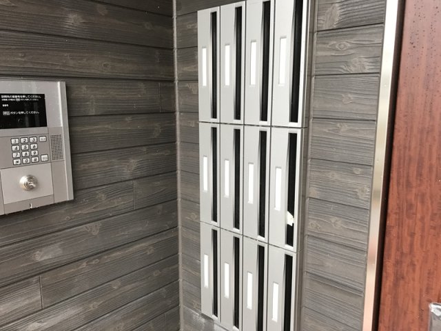 16/18 エントランス