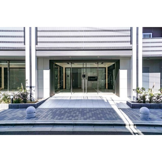 17/27 エントランス