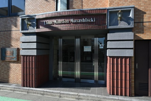 24/26 エントランス