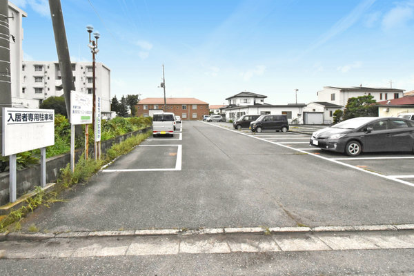 16/16 駐車場