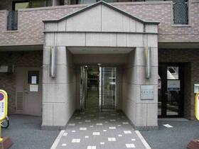 13/13 エントランス