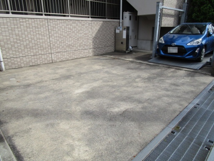 20/20 駐車場