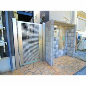 16/16 エントランス