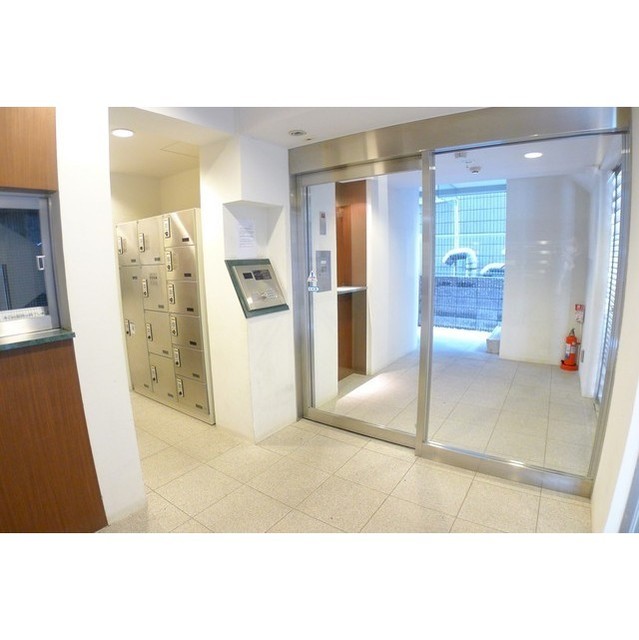 22/24 エントランス