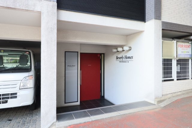 2/4 エントランス