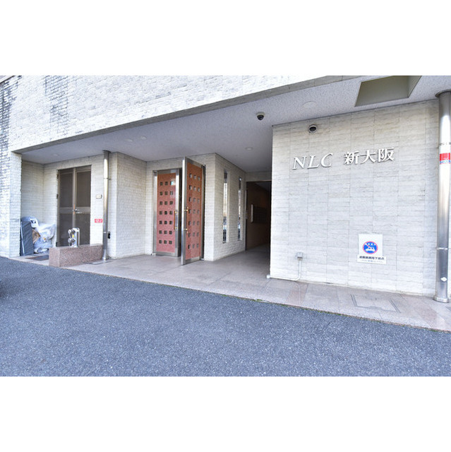 24/30 エントランス