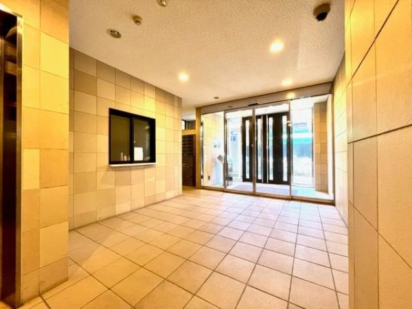 19/25 エントランス