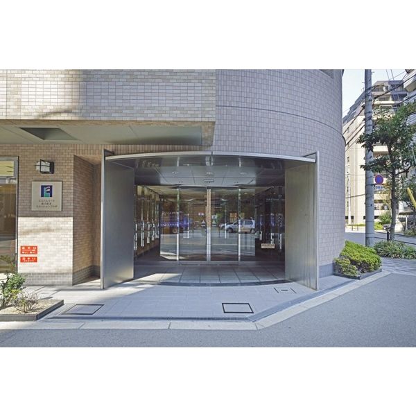 18/19 エントランス