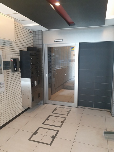 14/20 エントランス