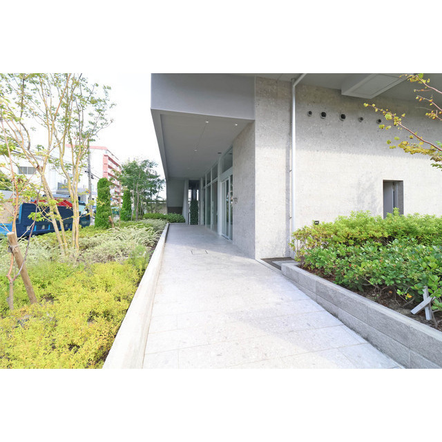 17/18 エントランス