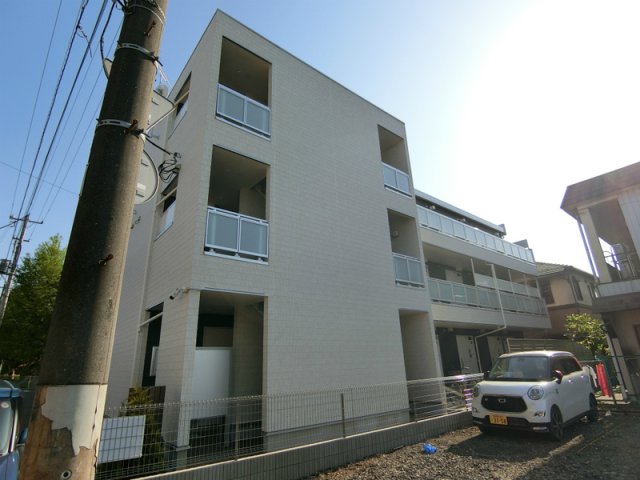 21/28 エントランス