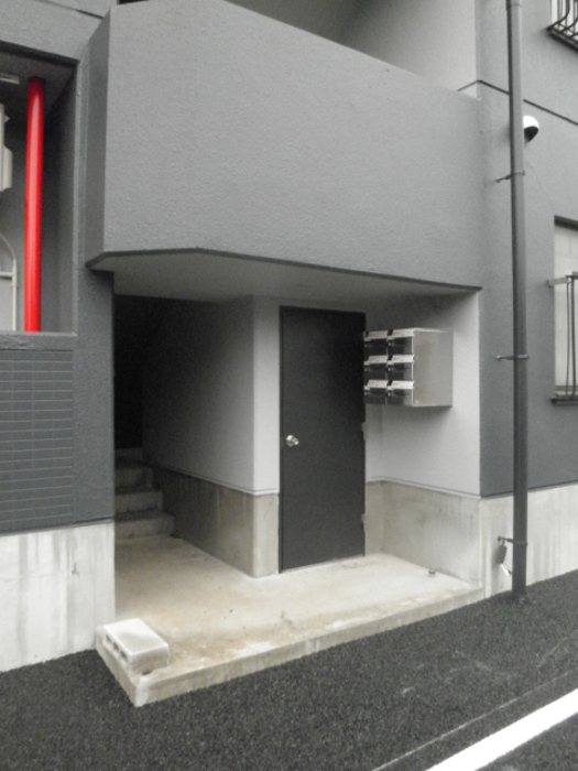 16/19 エントランス