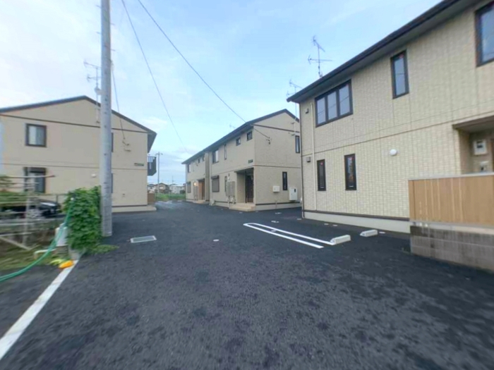 18/28 駐車場