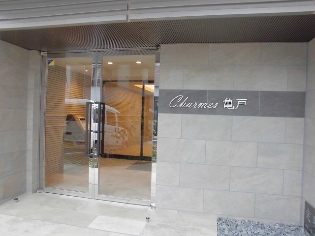 24/30 エントランス