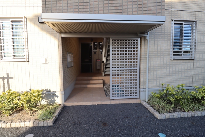 17/19 エントランス