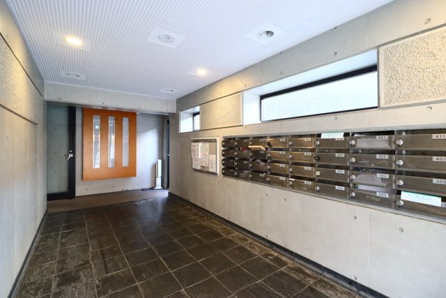 21/22 エントランス