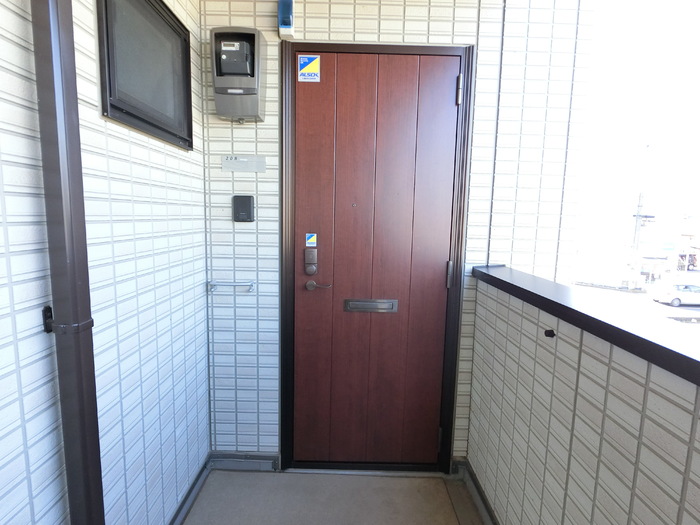 19/30 エントランス