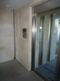 15/16 エントランス