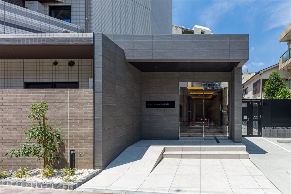 23/23 エントランス