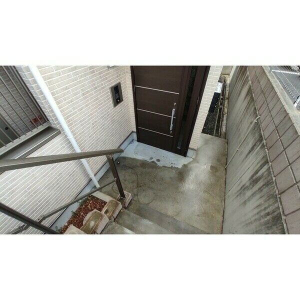 14/19 エントランス