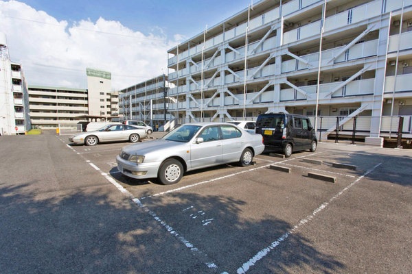 16/16 駐車場