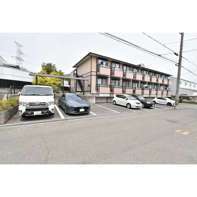 18/23 駐車場