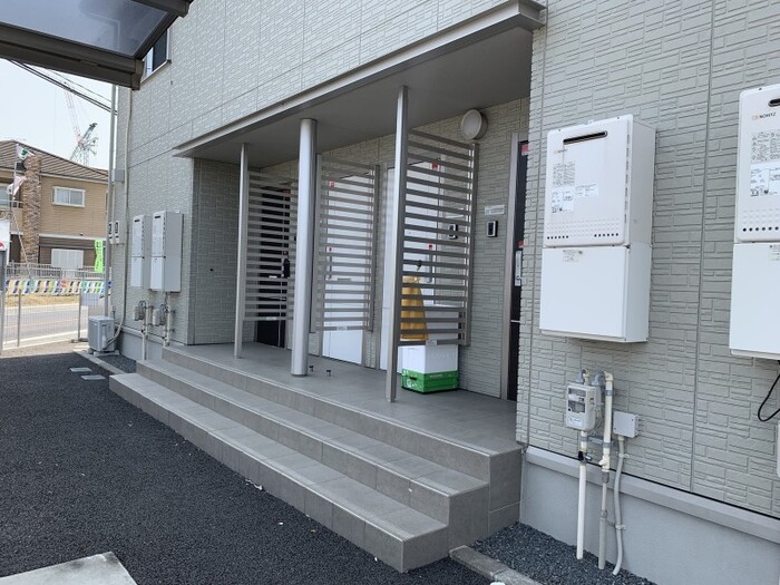 19/27 エントランス