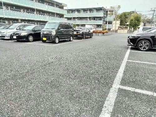 14/14 駐車場