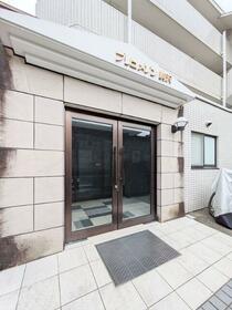 15/15 エントランス