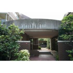 16/16 エントランス