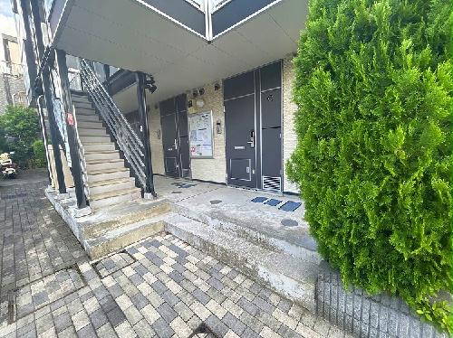 13/14 エントランス